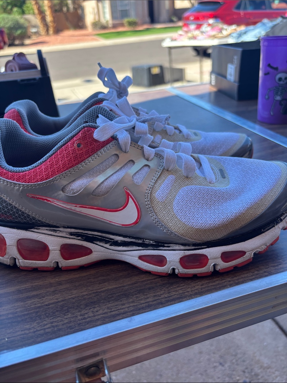 Nike Women’s White and Pink Athletic Sneakers